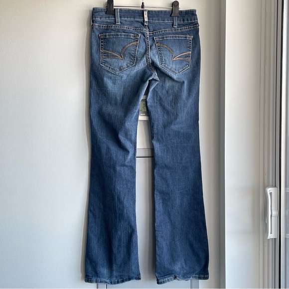 ARIAT R.E.A.L. Mid Rise Arrow Fit Jocelyn Boot Cut Jeans, Nashville - Picture 6 of 14